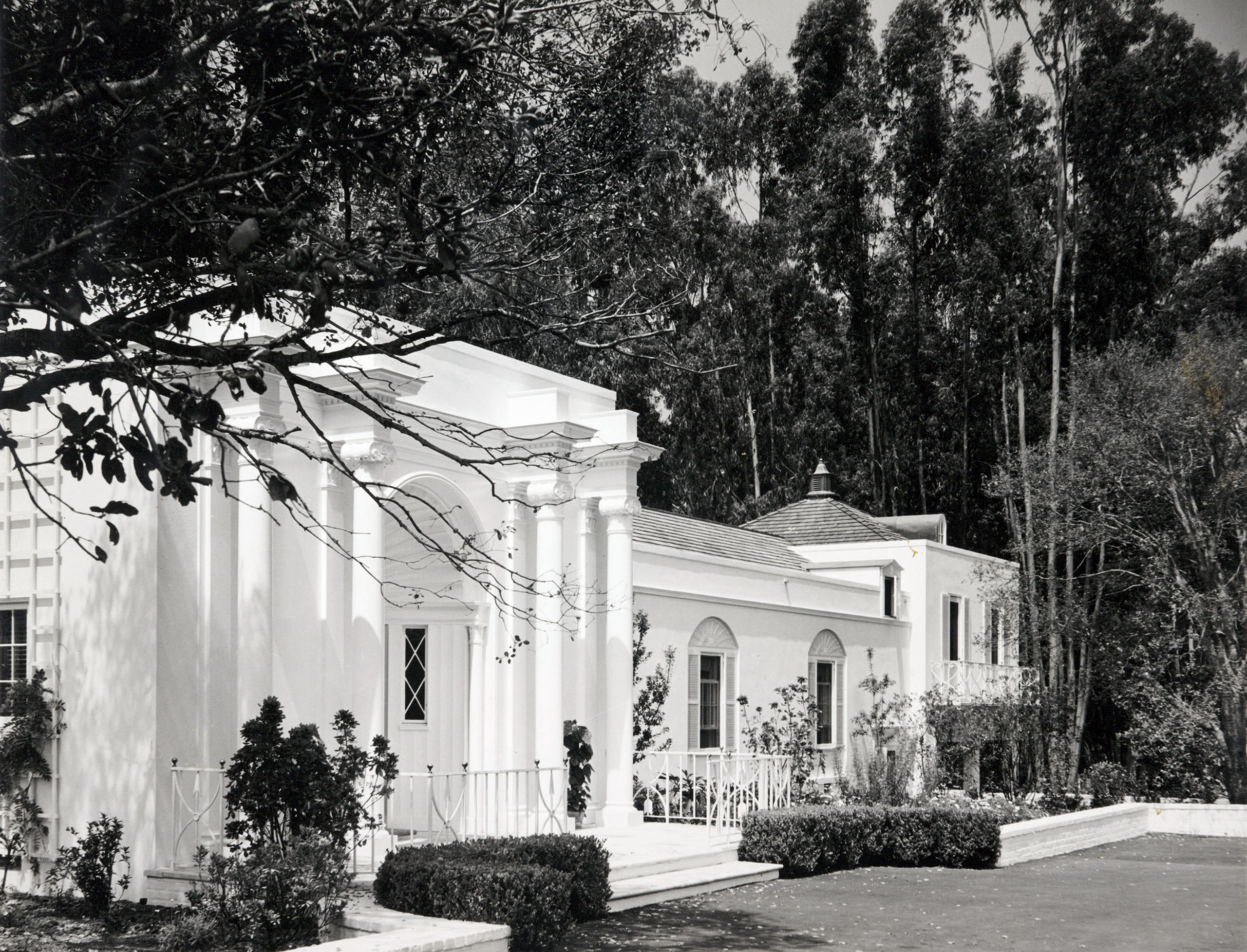 1936 photo from Architectural Digest of famed Hillcrest Estate in Beverly Hills